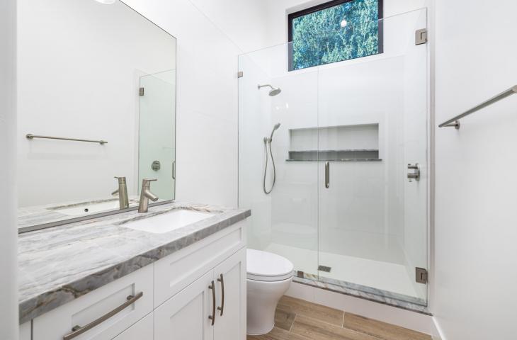 Minimalist bathroom remodel by Randal G. Winter Construction, Inc.