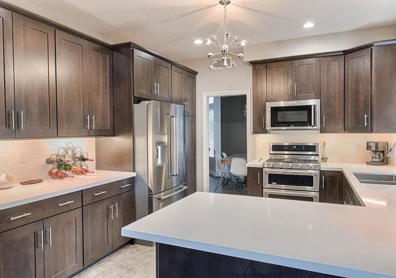 Kitchen with small bar